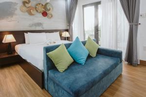 Phòng Deluxe giường đôi Hướng hồ bơi (Deluxe Double Room Pool View)