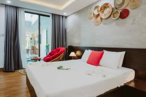 Phòng Deluxe giường đôi Hướng hồ bơi (Deluxe Double Room Pool View)