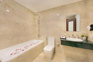 Cao Cấp Hai Giường Đơn Hướng Biển Bên Hông (Premium Twin Partial Sea View)