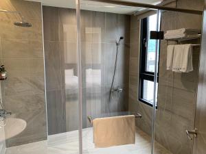 Phòng Comfort 3 Người Có Vòi Sen (Comfort Triple Room with Shower)