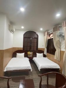 Phòng 2 Giường Đơn Nhìn Ra Thành Phố (Twin Room with City View)