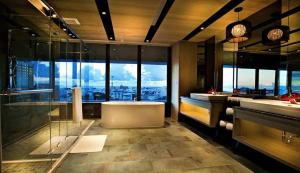 Big Suite with Ground View