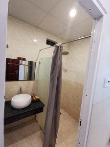Phòng Ngủ Tập Thể Cho Cả Nam Và Nữ (Mixed Dormitory Room)