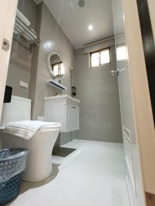 Phòng Giường Đôi Có Phòng Tắm Riêng (Double Room with Private Bathroom)