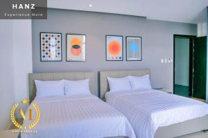 Phòng Deluxe Có 2 Giường Cỡ Queen (Deluxe Queen Room with Two Queen Beds)