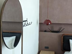 Phòng Giường Đôi Có Ban Công (Double Room with Balcony)