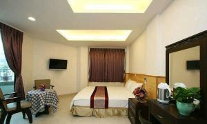 Phòng Giường Đôi Có Ban Công (Double Room with Balcony)