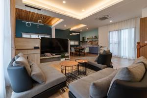 Biệt Thự 3 Phòng Ngủ (Three-Bedroom Villa)