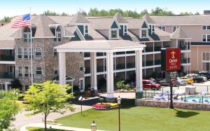 Crown Choice Inn & Suites Lakeview and Waterpark in Mackinaw City
