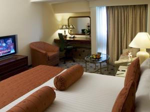 Avari World Traveler Room room in Avari Lahore Hotel