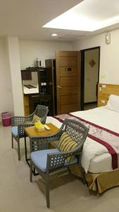 Phòng Tiêu Chuẩn 4 Người (Standard Quadruple Room)