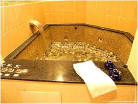 Phòng Luxury 4 Người (Luxury Quadruple Room)