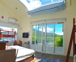 Phòng 4 Người Có Ban Công (Quadruple Room with Balcony)