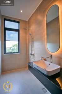 Phòng Deluxe Có 2 Giường Cỡ Queen (Deluxe Queen Room with Two Queen Beds)