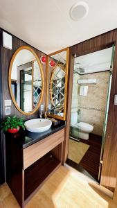 Phòng Đôi Loại Sang Hướng Biển (Deluxe Sea View Double Room)