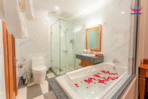 Phòng Hai Giường Đơn Loại Sang (Deluxe Twin Room)