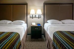 Queen Room with Two Queen Beds - Non-Smoking room in Super 8 by Wyndham Mountain View