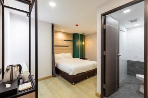 Phòng ở Góc có Giường cỡ Queen (Corner Queen Room)