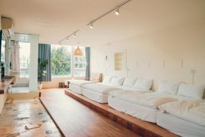 Phòng gia đình với phòng tắm riêng. (Family Room with Private Bathroom)