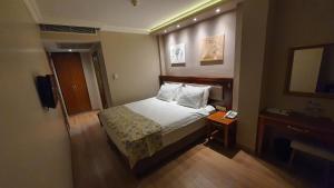 Standard Twin Room room in Asur Hotel