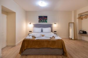 Junior Suite room in Plaka Arch Suites