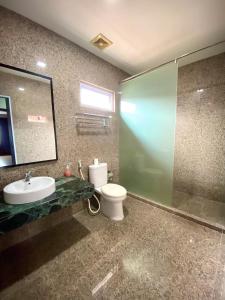 Căn Hộ 3 Phòng Ngủ (Three-Bedroom Apartment)