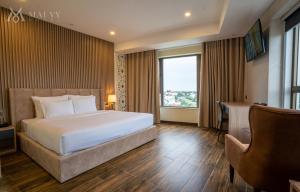 Large Double Room with Bathtub