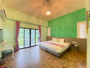 Phòng Có Giường Cỡ Queen Với Ban Công (Queen Room with Balcony)