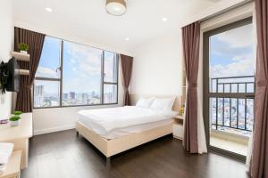Căn Hộ 3 Phòng Ngủ (Three-Bedroom Apartment)