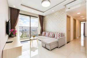 Căn Hộ 3 Phòng Ngủ (Three-Bedroom Apartment)