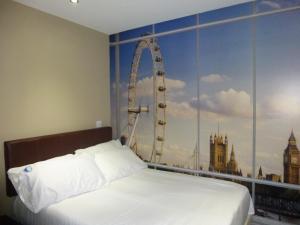 Double Room - Disability Access room in Real Dreams Hotel