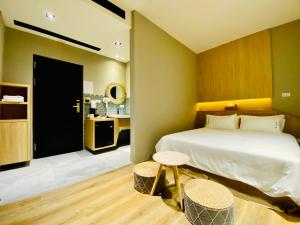 Phòng Giường Đôi Có Ban Công (Double Room with Balcony)