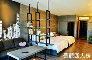Phòng 4 Người có Sân hiên (Quadruple Room with Terrace)