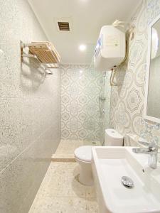 Căn Hộ 3 Phòng Ngủ (Three-Bedroom Apartment)