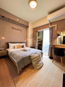 Phòng Giường Đôi Có Ban Công (Double Room with Balcony)