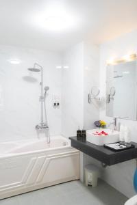 Phòng Đôi Cao Cấp (Superior Double Room)