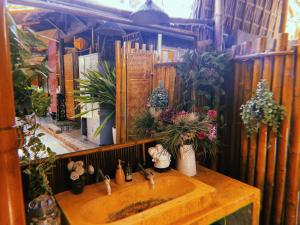 Giường đơn trong Phòng ngủ Tập thể Co-ed (Single Bed in Coed Dormitory Room)