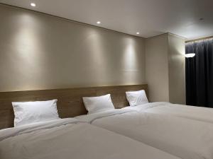 Phòng 3 người - 3 người lớn (Triple - 3 adults)