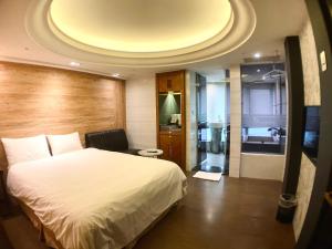 Phòng Tiêu Chuẩn 1 giường Queen (Standard with 1 Queen Bed)