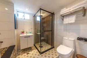 Phòng 4 Người Có Bồn Tắm (Quadruple Room with Bath)