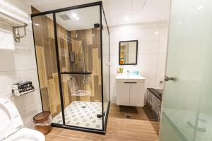 Phòng 4 Người Có Bồn Tắm (Quadruple Room with Bath)