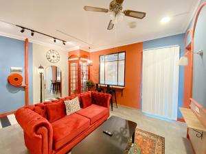 Căn Hộ 3 Phòng Ngủ (Three-Bedroom Apartment)