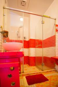 Phòng Deluxe Giường Đôi Với Ban Công và Tầm Nhìn Ra Biển (Deluxe Double Room with Balcony and Sea View)