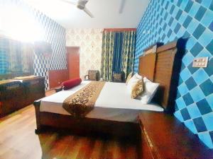 Deluxe Double or Twin Room room in Hotel Rose One Lahore