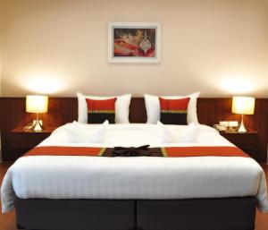 Executive One-Bedroom Suite room in Avion Hotel