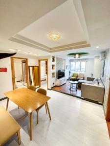 Căn Hộ (Apartment)
