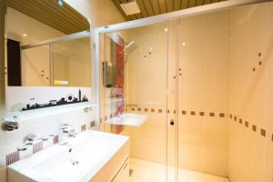Phòng Đôi Loại Sang (Deluxe Double Room)