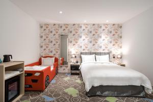 Phòng Đôi Tiêu Chuẩn Carla có Giường Đơn Theo Chủ Đề Ô Tô (Carla Standard Double Room with Car Themed Single Bed)