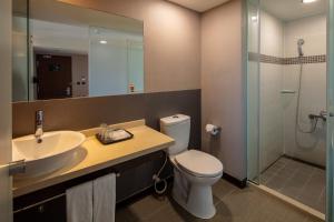 Phòng Hai Giường Đơn Loại Sang (Deluxe Twin Room)