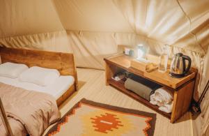 Lều có phòng tắm chung (Tent with Shared Bathroom)